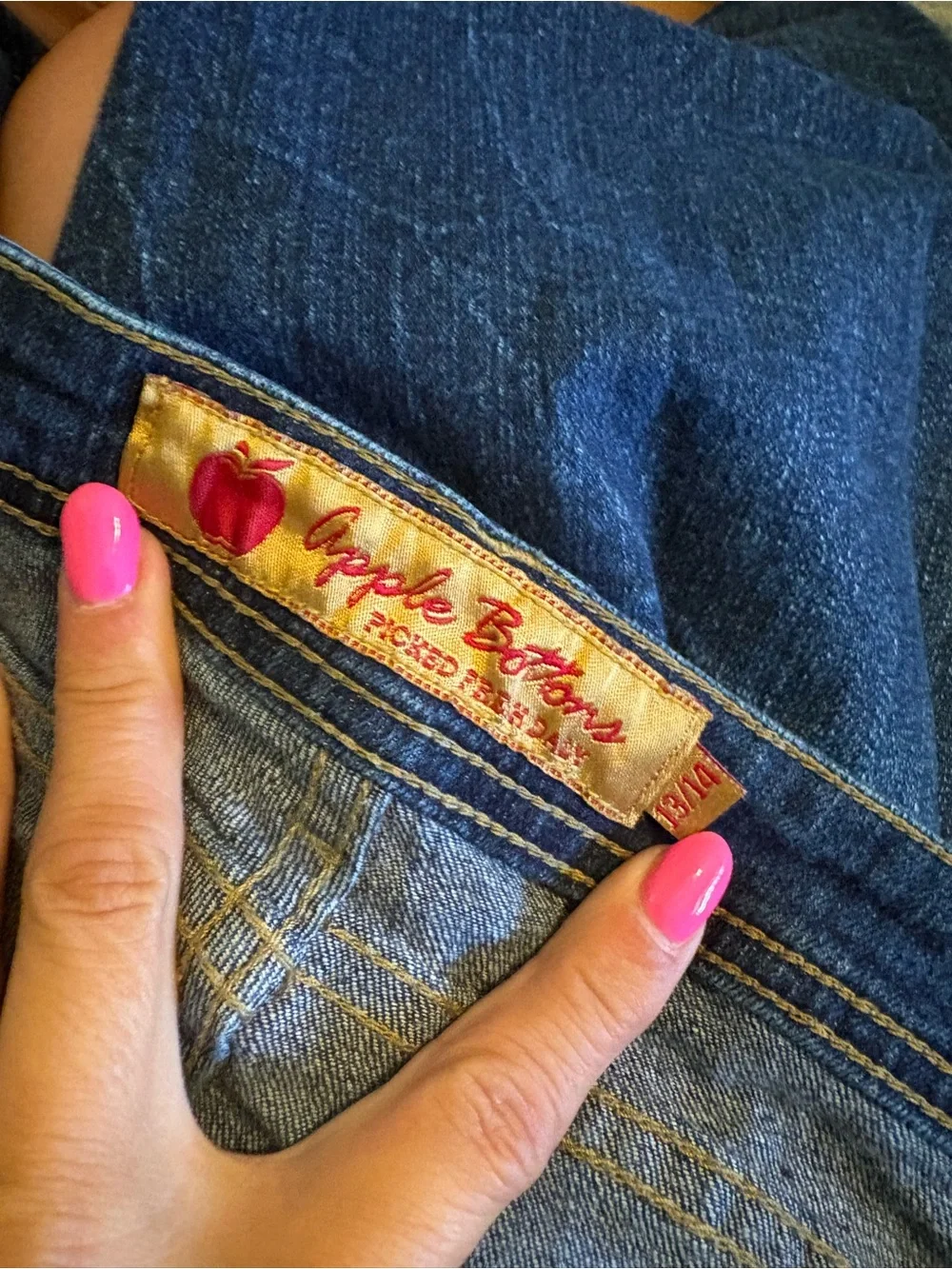Vintage Apple Bottoms Jeans Size 11/12 Dark Wash Heart Pocket Y2K Bootcut (1353)